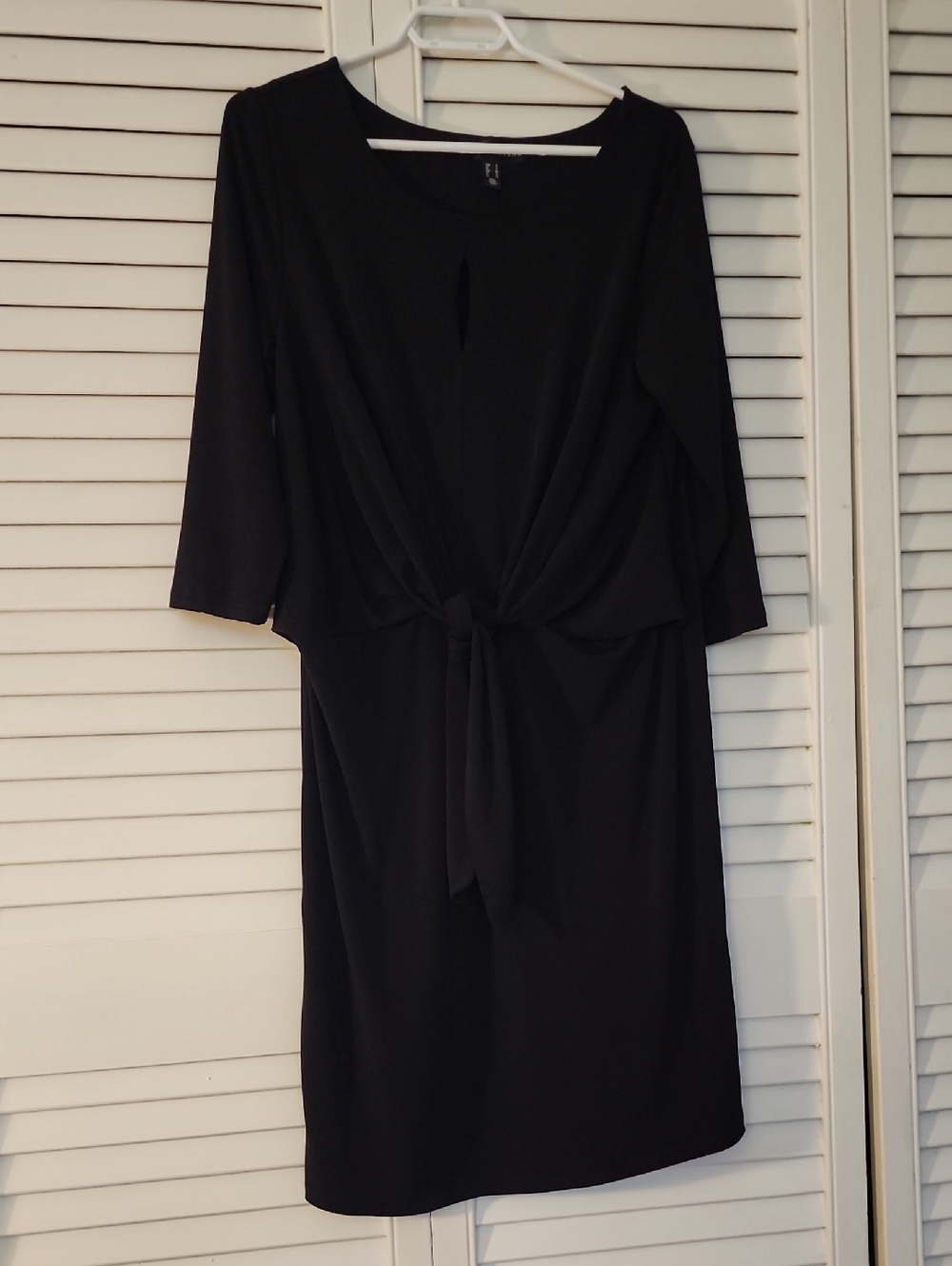 Love & Legend Black Long-Sleeve Tie-Front Midi Dress
